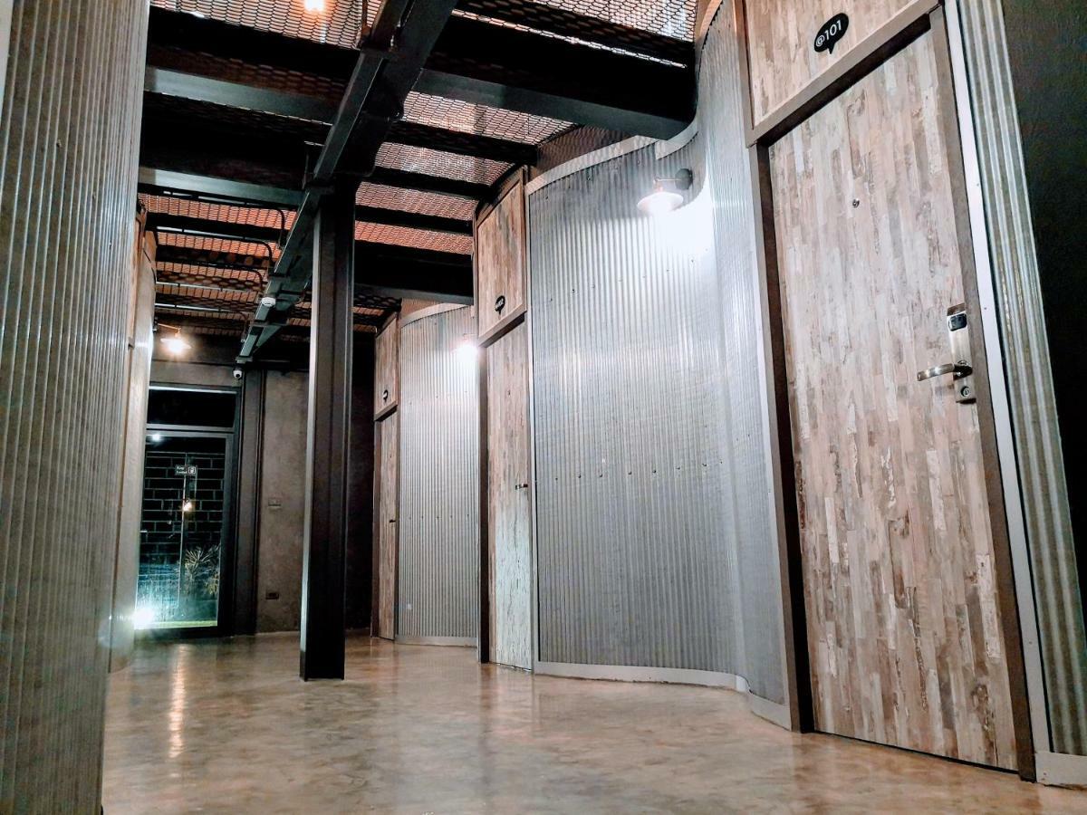 Hostel Asleep By Lantana Pattaya Exterior foto