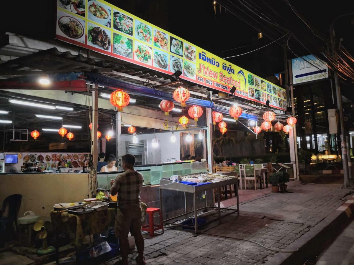 Hostel Asleep By Lantana Pattaya Exterior foto