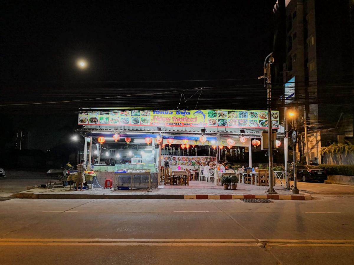 Hostel Asleep By Lantana Pattaya Exterior foto