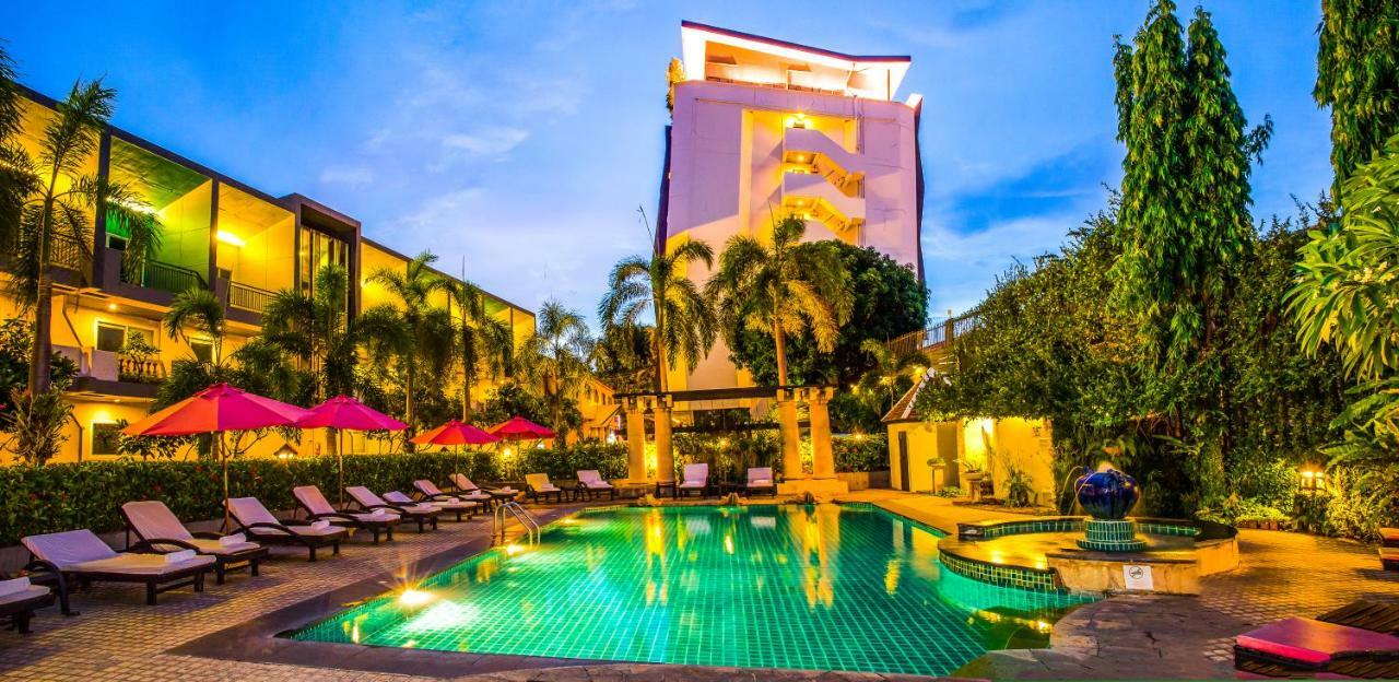 Hostel Asleep By Lantana Pattaya Exterior foto