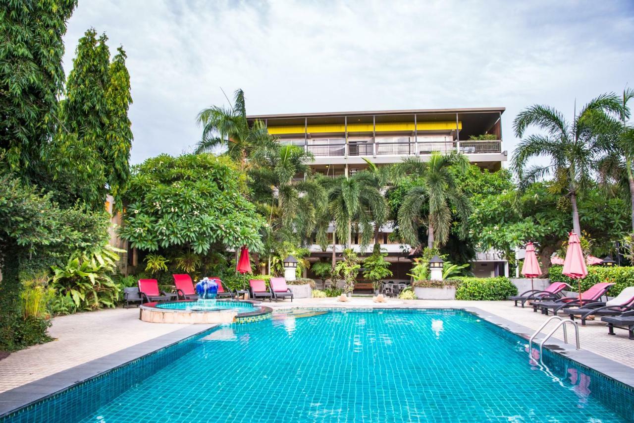 Hostel Asleep By Lantana Pattaya Exterior foto