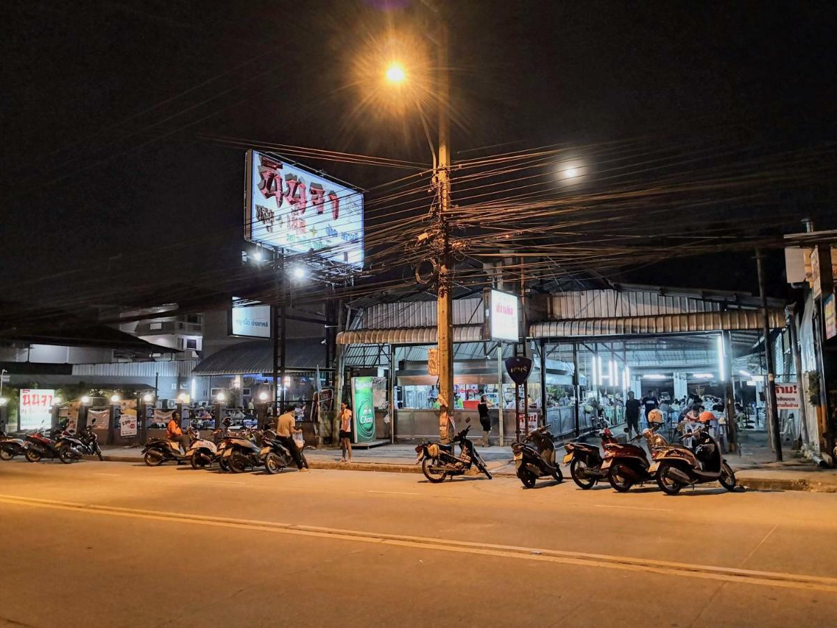 Hostel Asleep By Lantana Pattaya Exterior foto