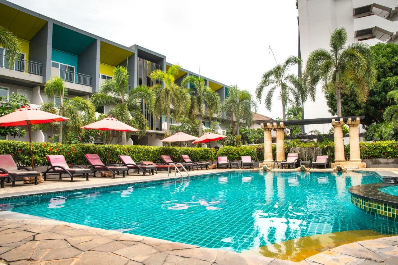 Hostel Asleep By Lantana Pattaya Exterior foto